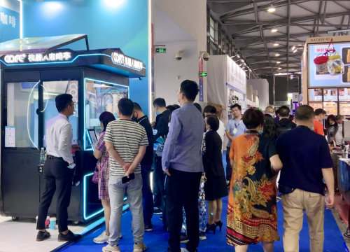 中食展｜4500+展位中，COFE+咖啡机器人“贼拉”吸睛